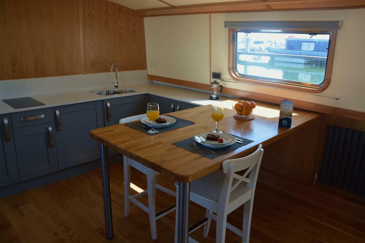Tagus Marina Bateau-hôtel Lisboa